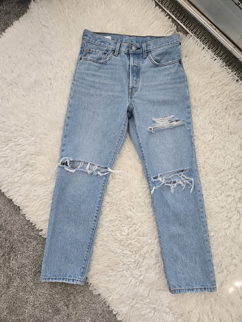 Levi's 501 Original Button Fly Straight Leg Distressed Jeans. Size 26
